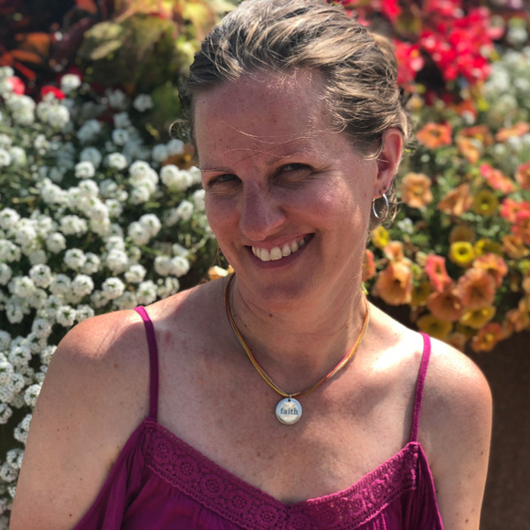 Meet your Posher, Michelle - Picture 3 of 4